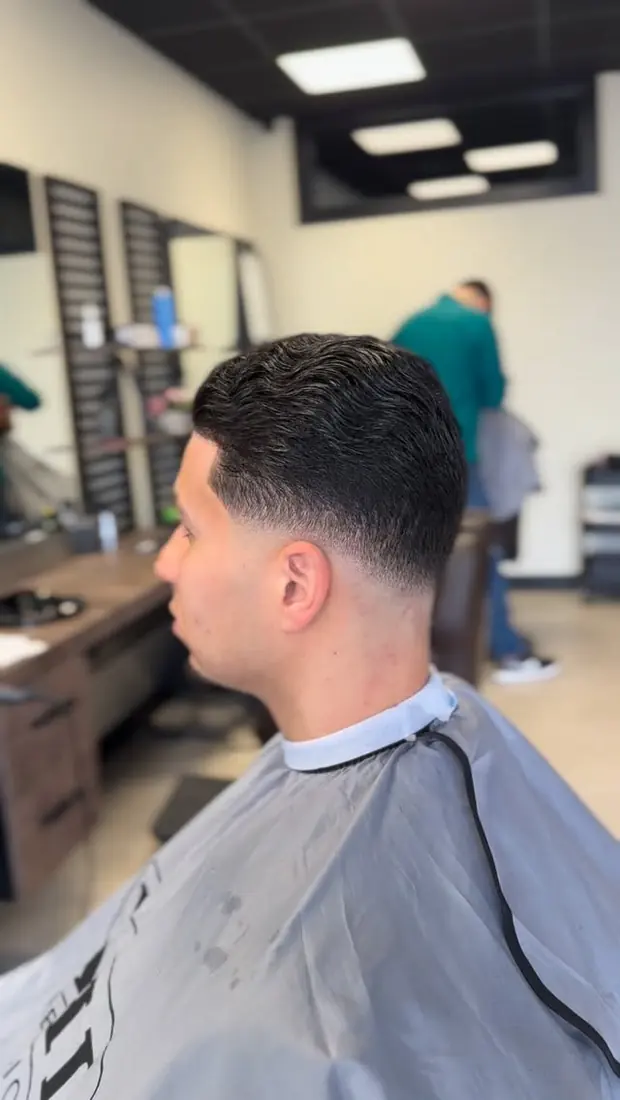Strakke fade bij Barbier Bruintje